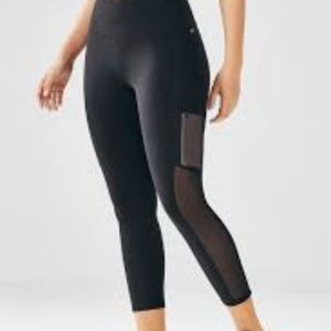 Mila Pocket Capri leggings